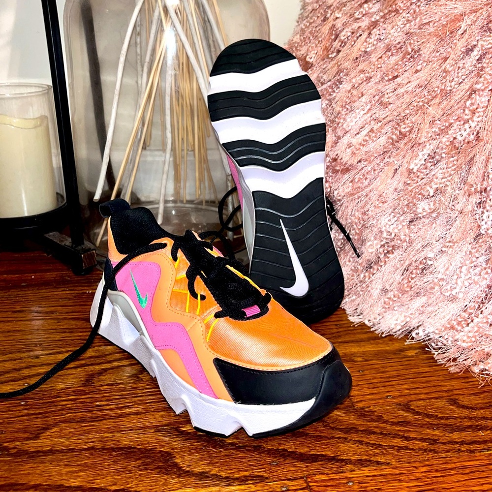 NIKE WMS